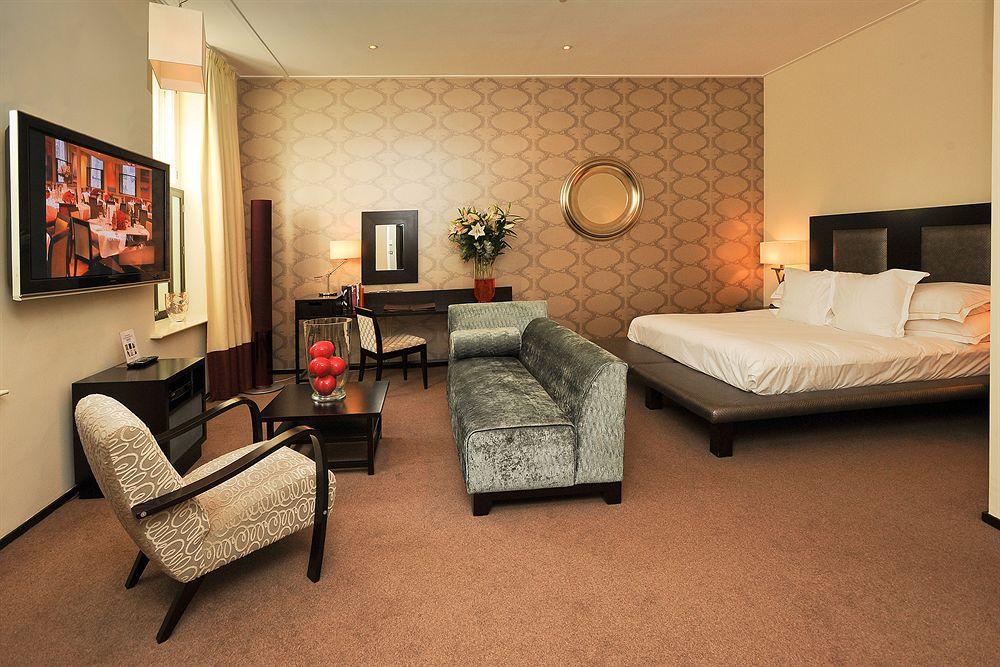 Ten Square Hotel Belfast Exterior foto